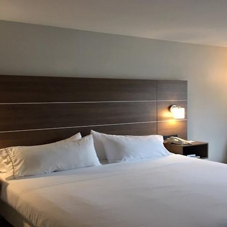 Holiday Inn Express North Тайлер Экстерьер фото