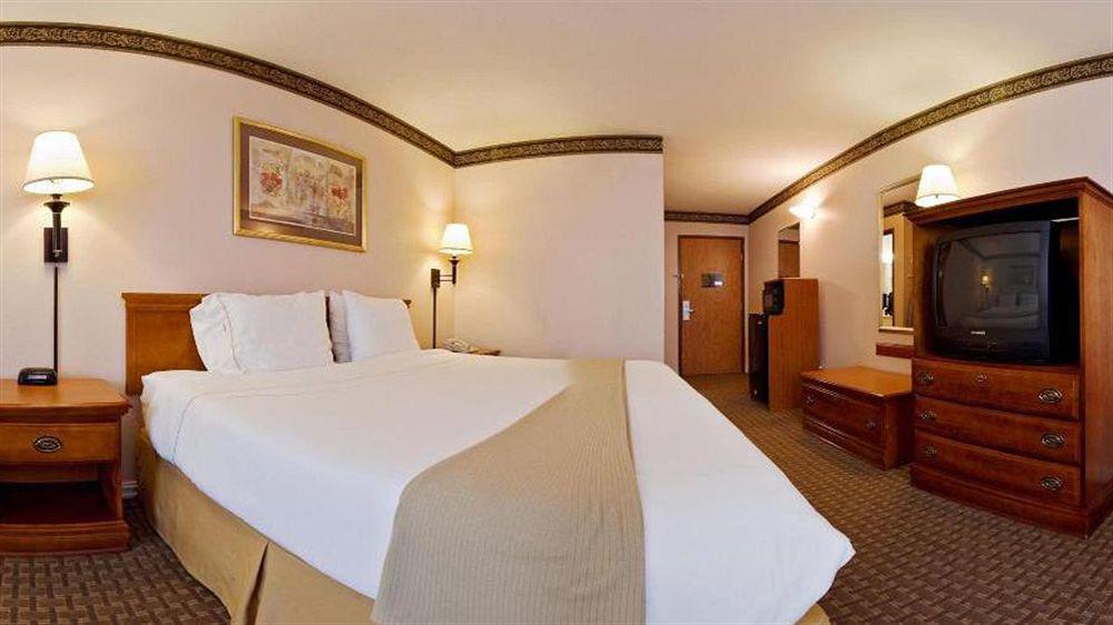 Holiday Inn Express North Тайлер Экстерьер фото