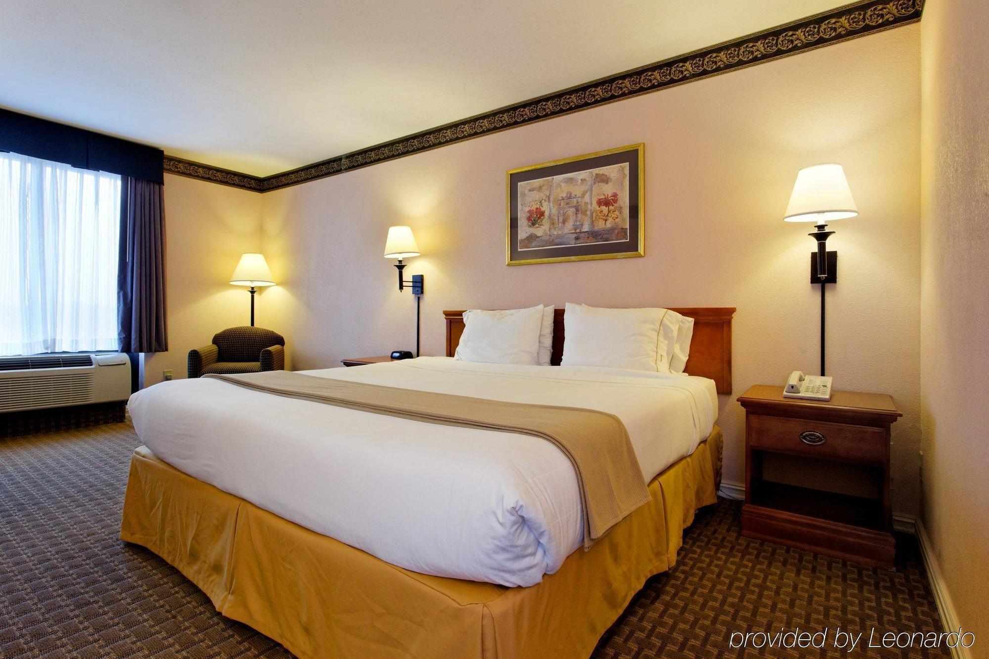 Holiday Inn Express North Тайлер Экстерьер фото
