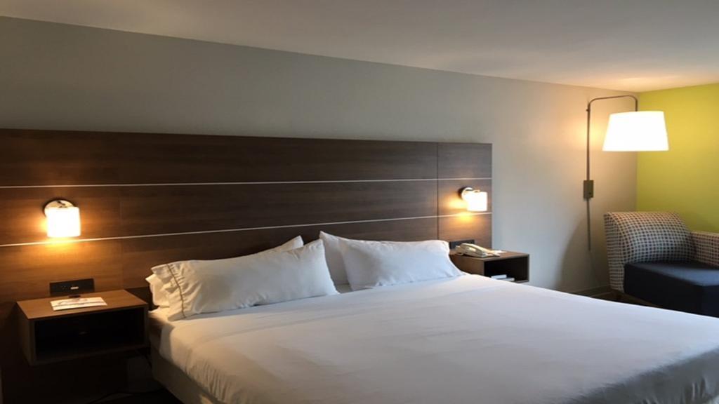 Holiday Inn Express North Тайлер Экстерьер фото