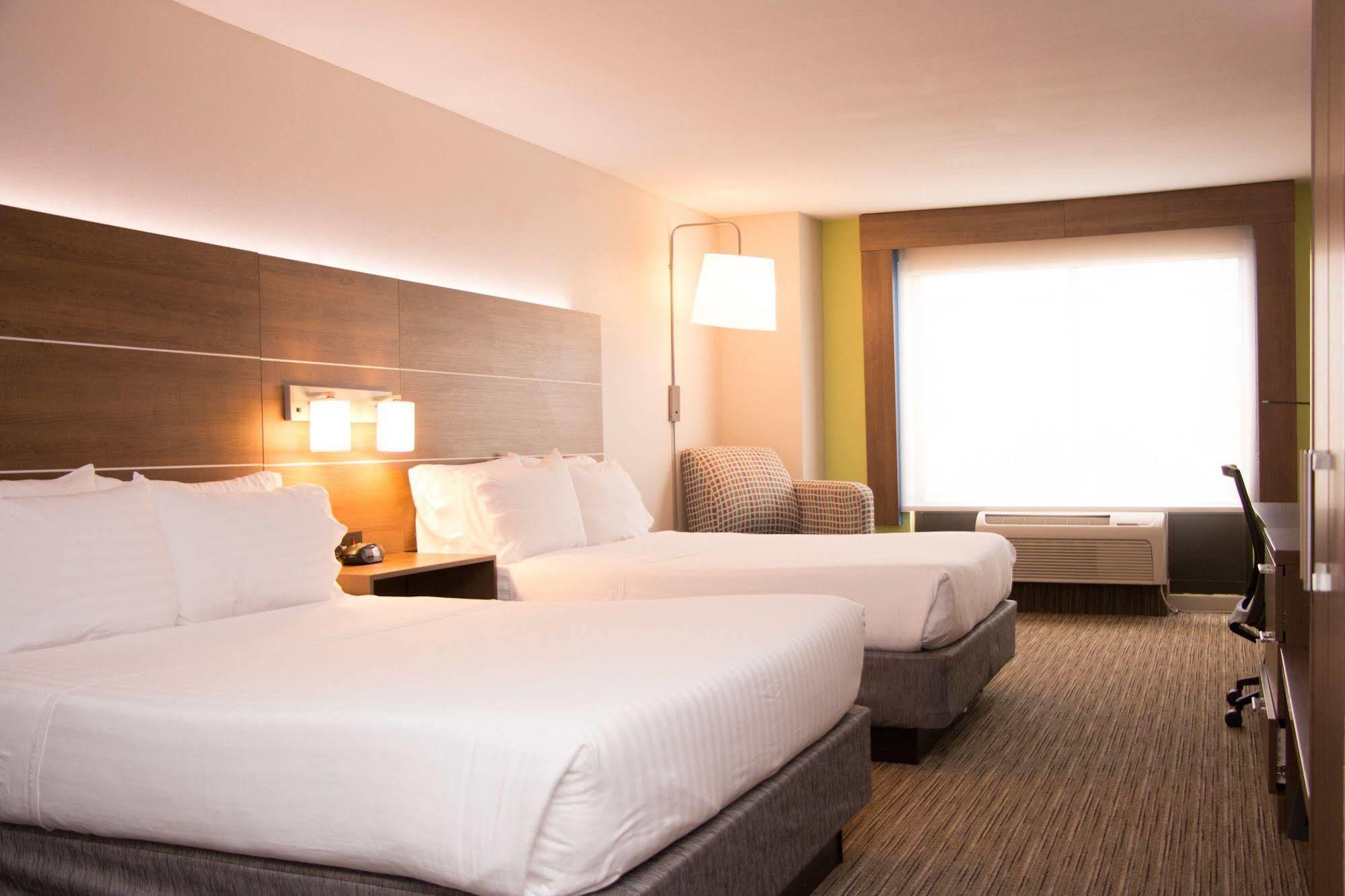 Holiday Inn Express North Тайлер Экстерьер фото