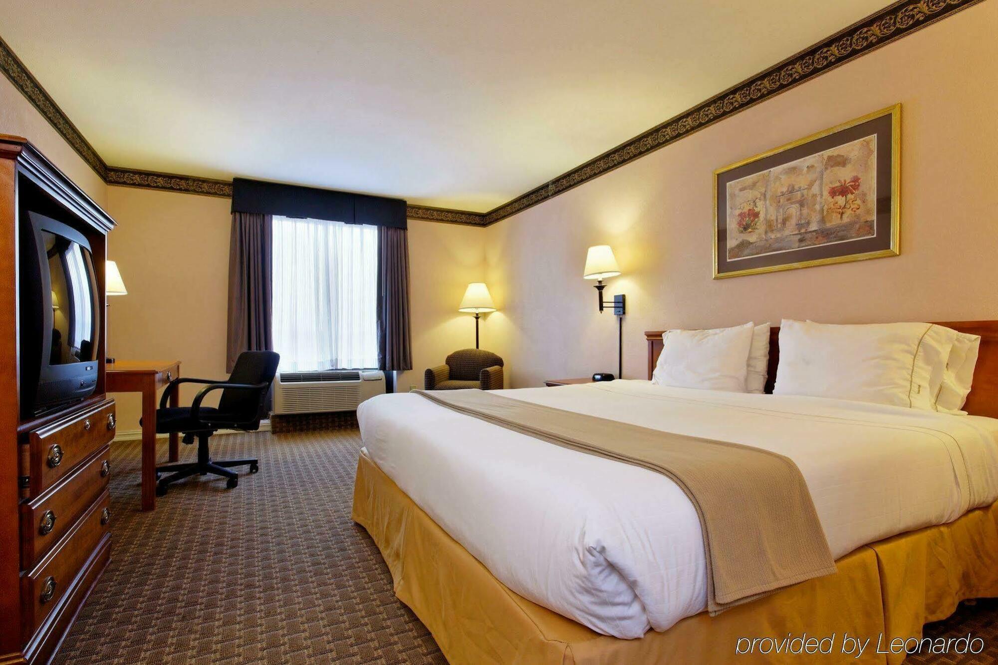 Holiday Inn Express North Тайлер Экстерьер фото