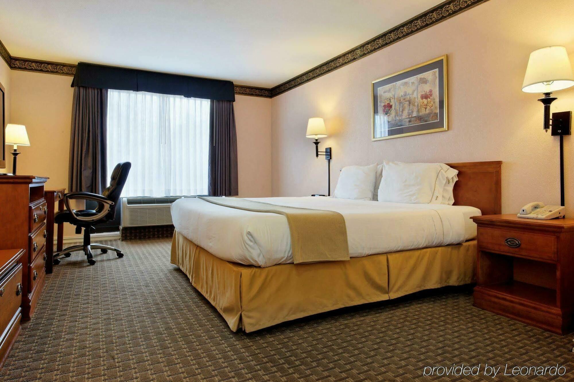 Holiday Inn Express North Тайлер Экстерьер фото