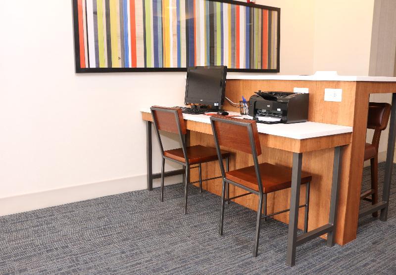 Holiday Inn Express North Тайлер Экстерьер фото